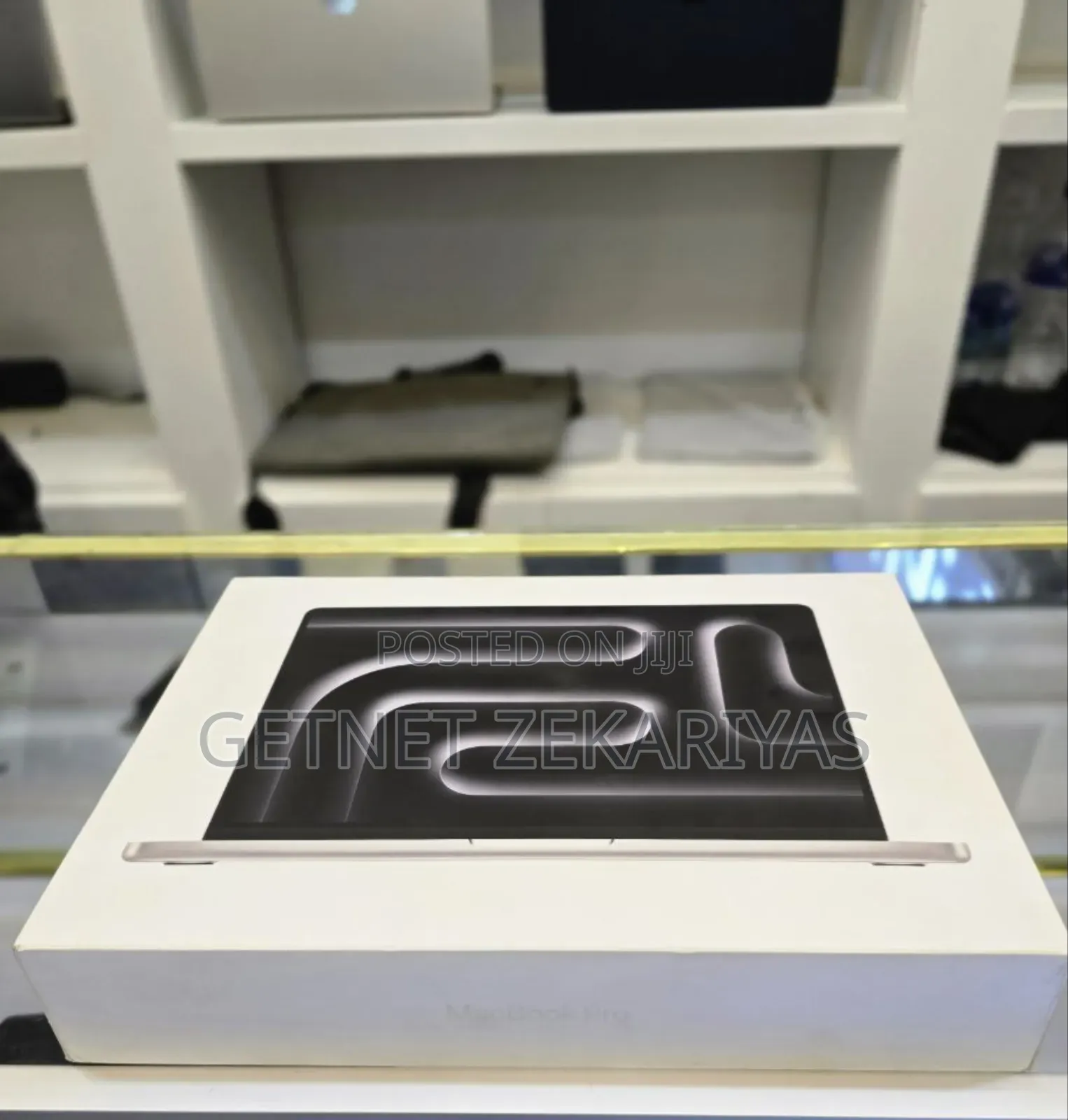 New Laptop Apple MacBook Air 2024 M3 15-Inch 8GB Apple M3 SSD 512GB