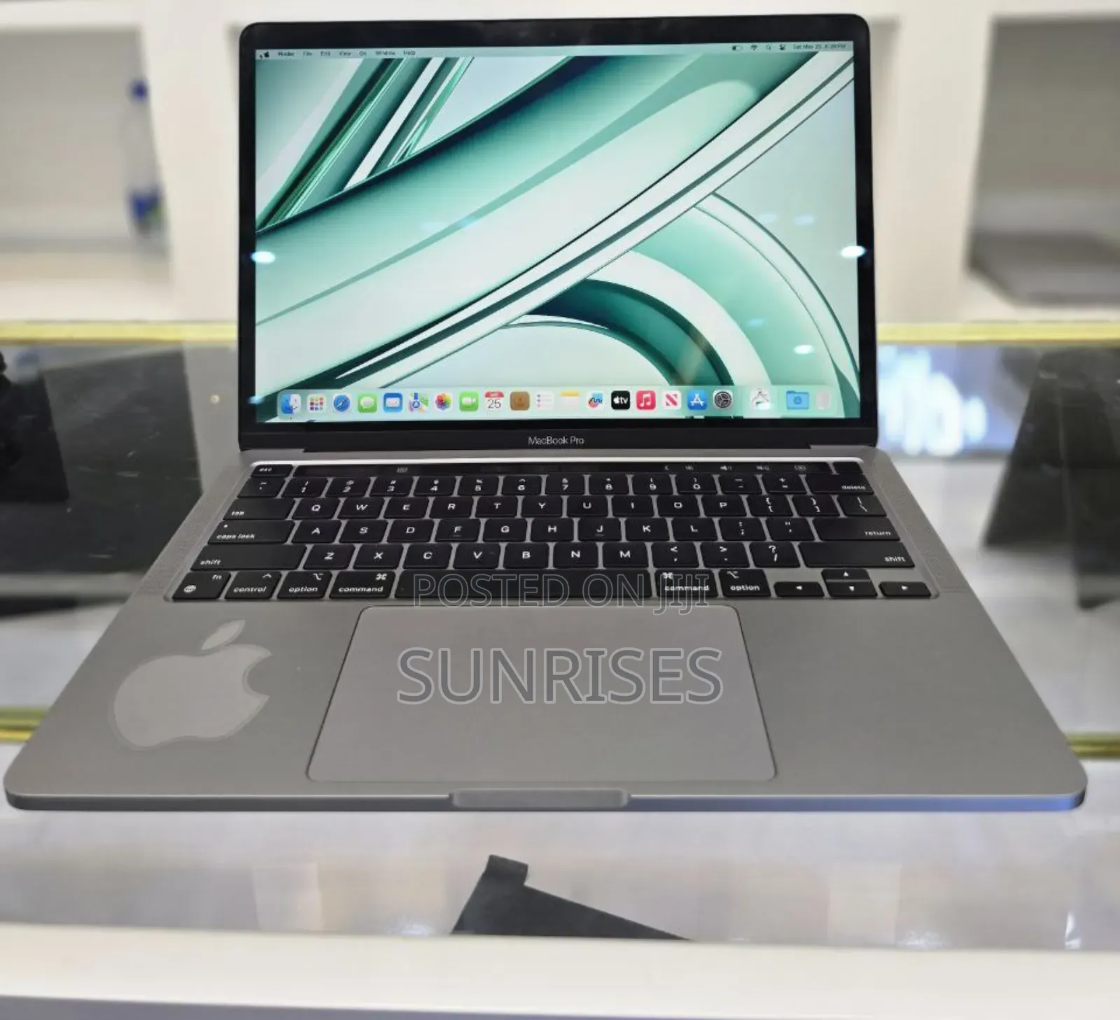 New Laptop Apple MacBook Air 2022 M2 8GB Apple M2 SSD 256GB