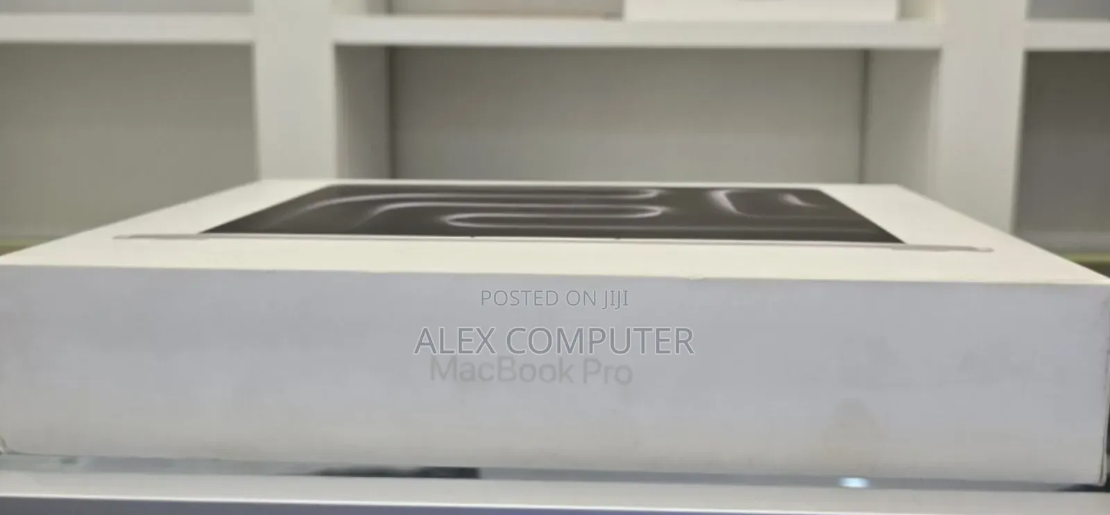 New Laptop Apple MacBook Pro 2023 M3 14-Inch 8GB Apple M3 SSD 512GB