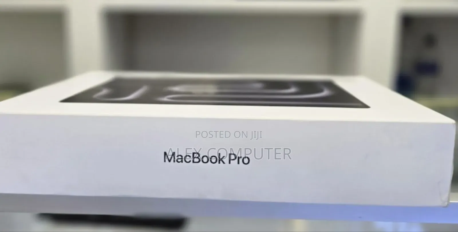 New Laptop Apple MacBook Pro 2023 M3 14-Inch 18GB Apple M3 SSD 512GB