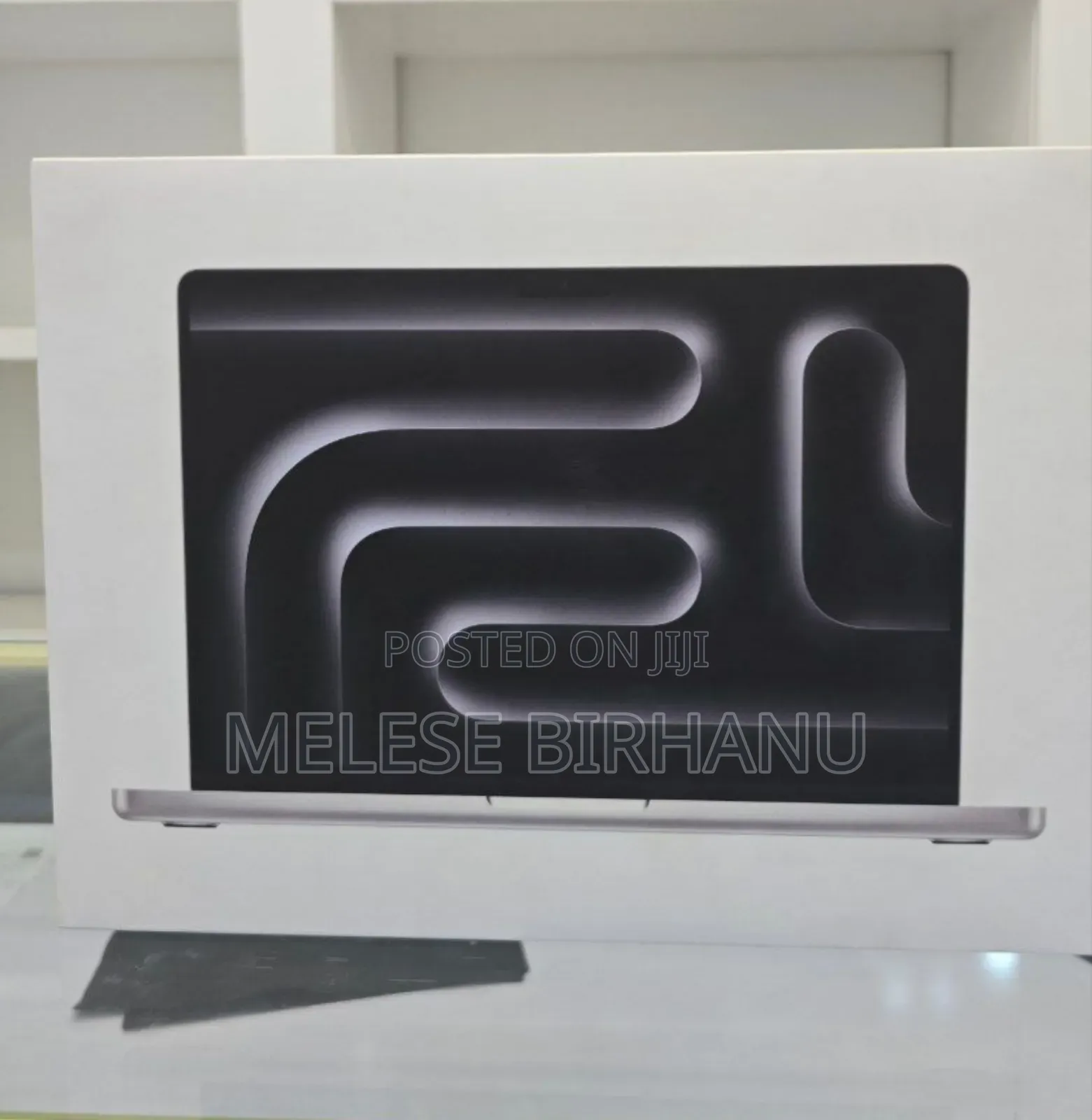 New Apple MacBook Pro 2023 M3 14-Inch 8GB Apple M3 Pro SSD 512GB