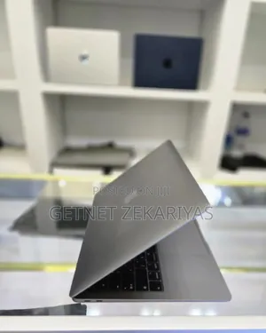 Photo - New Laptop Apple MacBook Air 2019 16GB Intel Core I5 SSD 256GB
