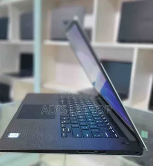 Photo - New Laptop Dell Precision 15 3520 16GB Intel Core I7 SSD 512GB