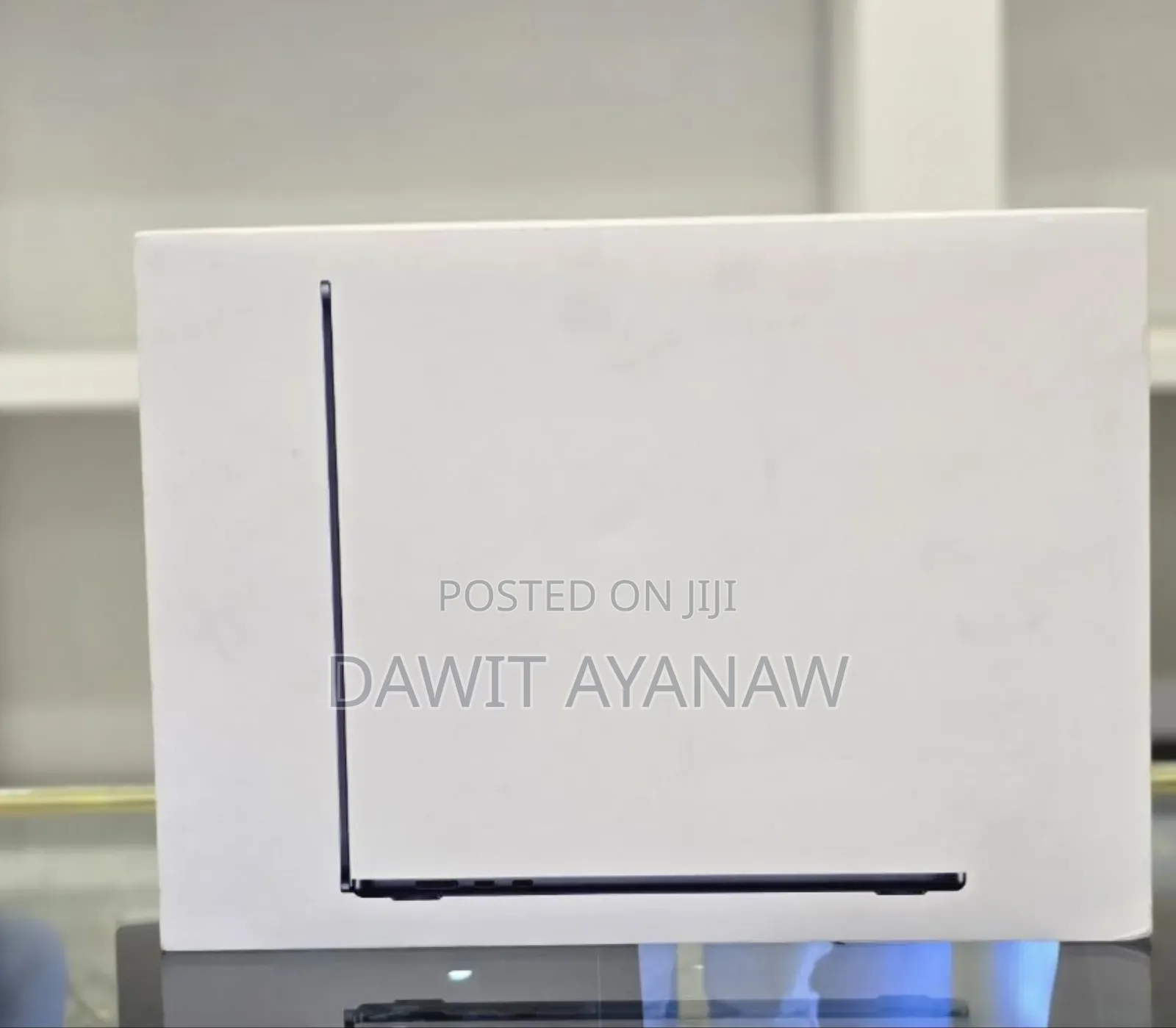 New Laptop Apple MacBook Air 2023 M2 8GB Apple M3 SSD 512GB