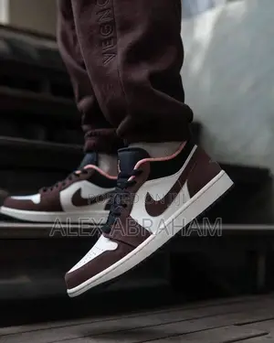 Photo - Jordan 1 “Low Moka” 2024
