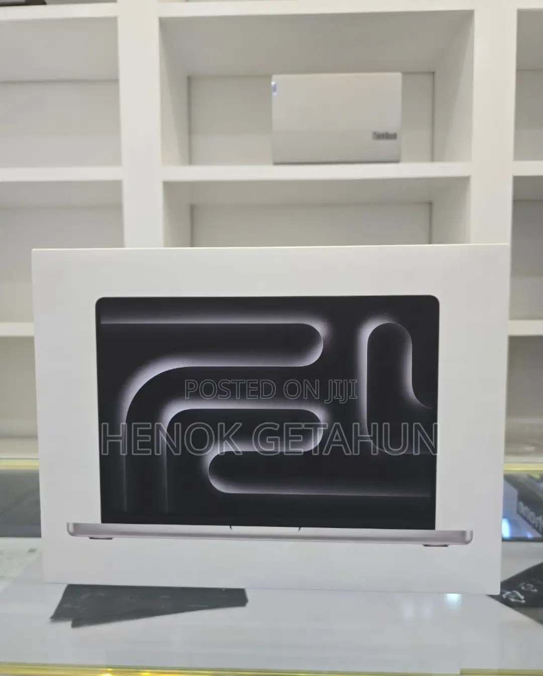 New Apple MacBook Pro 2023 M3 Max 14-inch 8GB Apple M3 SSD 256GB