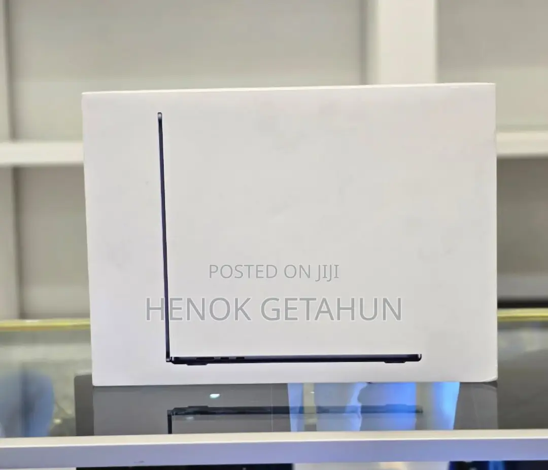 New Laptop Apple MacBook Air 2024 M3 15-inch 8GB Apple M3 SSD 512GB