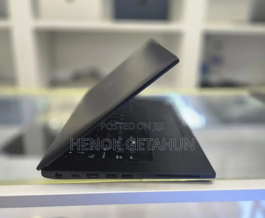 New Laptop Dell Latitude 5310 8GB Intel Core I7 SSD 512GB