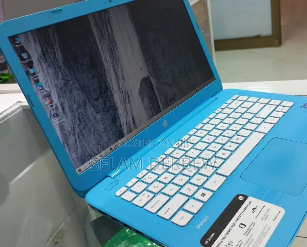 New Laptop HP Stream Notebook 4GB Intel Celeron SSD 32GB