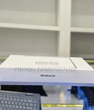 New Apple MacBook Air 2024 M3 15-inch 8GB Intel Core i7 SSD 512GB