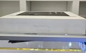 Photo - New Laptop Apple MacBook 8GB Apple M3 SSD 512GB