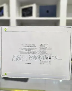 New Apple MacBook Pro 2023 M3 14-inch 18GB Intel Core i7 SSD 512GB