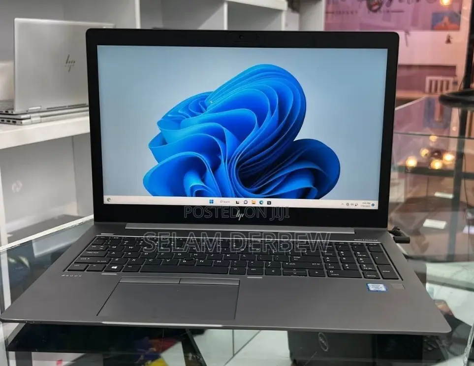 New Laptop HP ZBook 14 16GB Intel Core I7 SSD 512GB