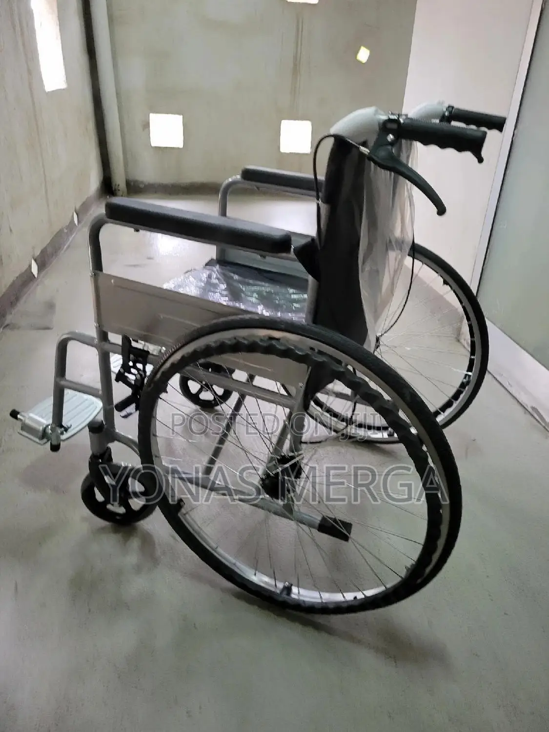 New Wheelchair Brake,Reliable Use
Non-Inflatable Solid Tire