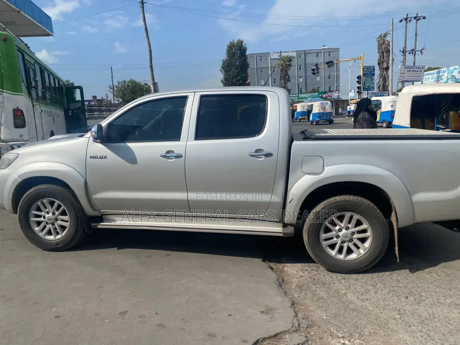 Toyota Hilux 2012 Silver