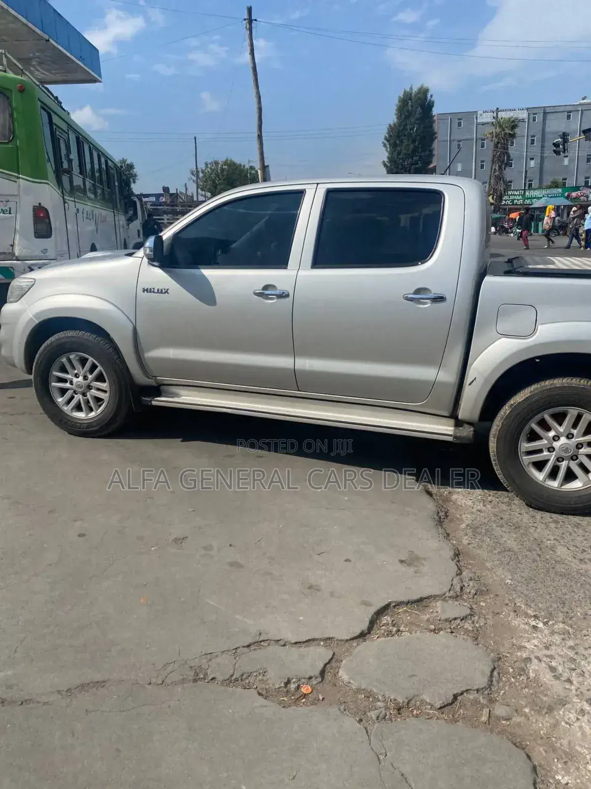 Toyota Hilux 2012 Silver