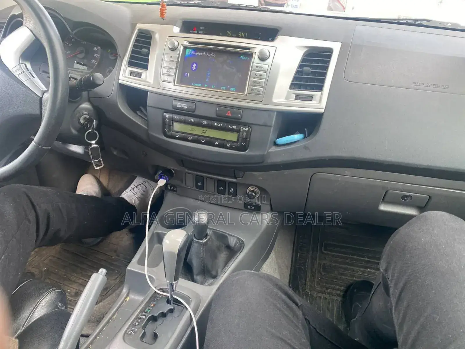 Toyota Hilux 2012 Silver