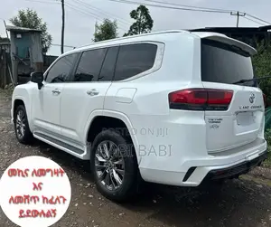Toyota Land Cruiser 2022 White