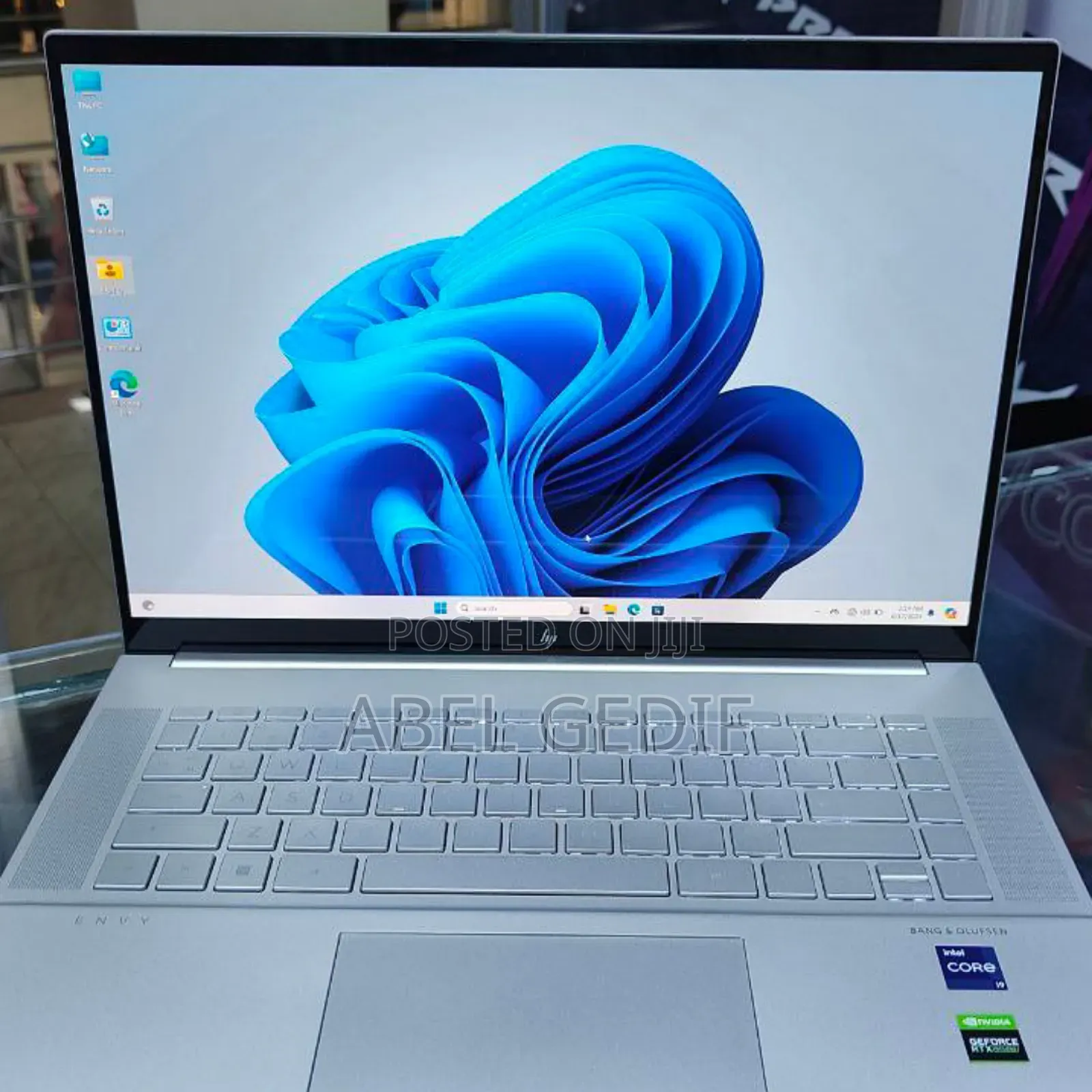 New Laptop HP Envy X360 16GB Intel Core I9 SSD 512GB