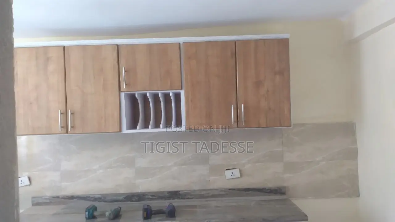 Kitchen Cabinet አንደቤትዎ ፅድት አድርገን እንሰራለን