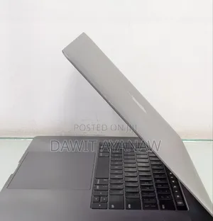 New Laptop Apple MacBook Pro 2018 32GB Intel Core I7 SSD 512GB