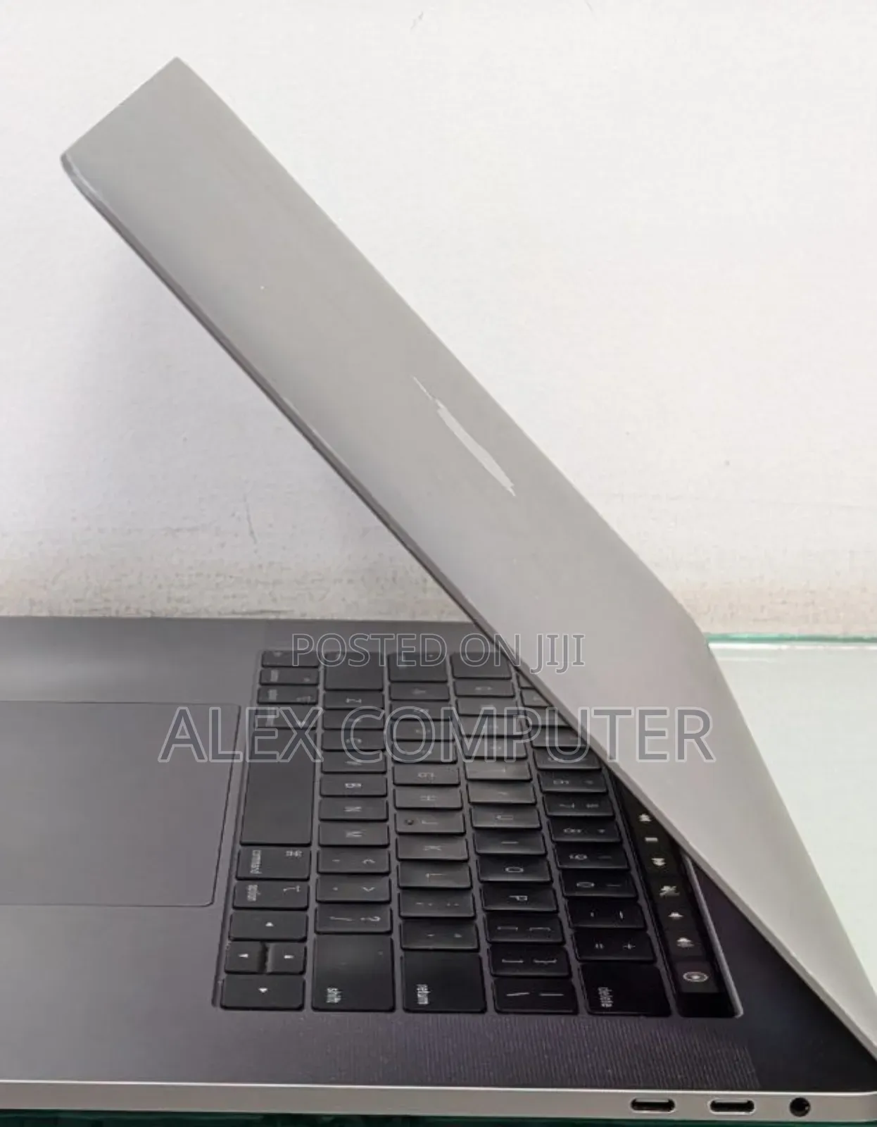 New Laptop Apple MacBook 2018 32GB Intel Core I7 SSD 512GB