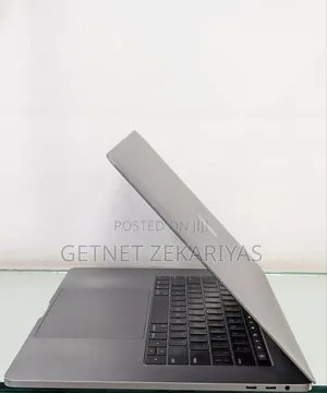 New Laptop Apple MacBook Pro 2018 32GB Intel Core I7 SSD 512GB