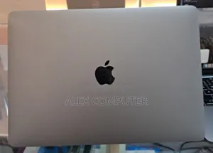 Photo - New Laptop Apple MacBook Pro 2019 16GB Intel Core I9 SSD 1T