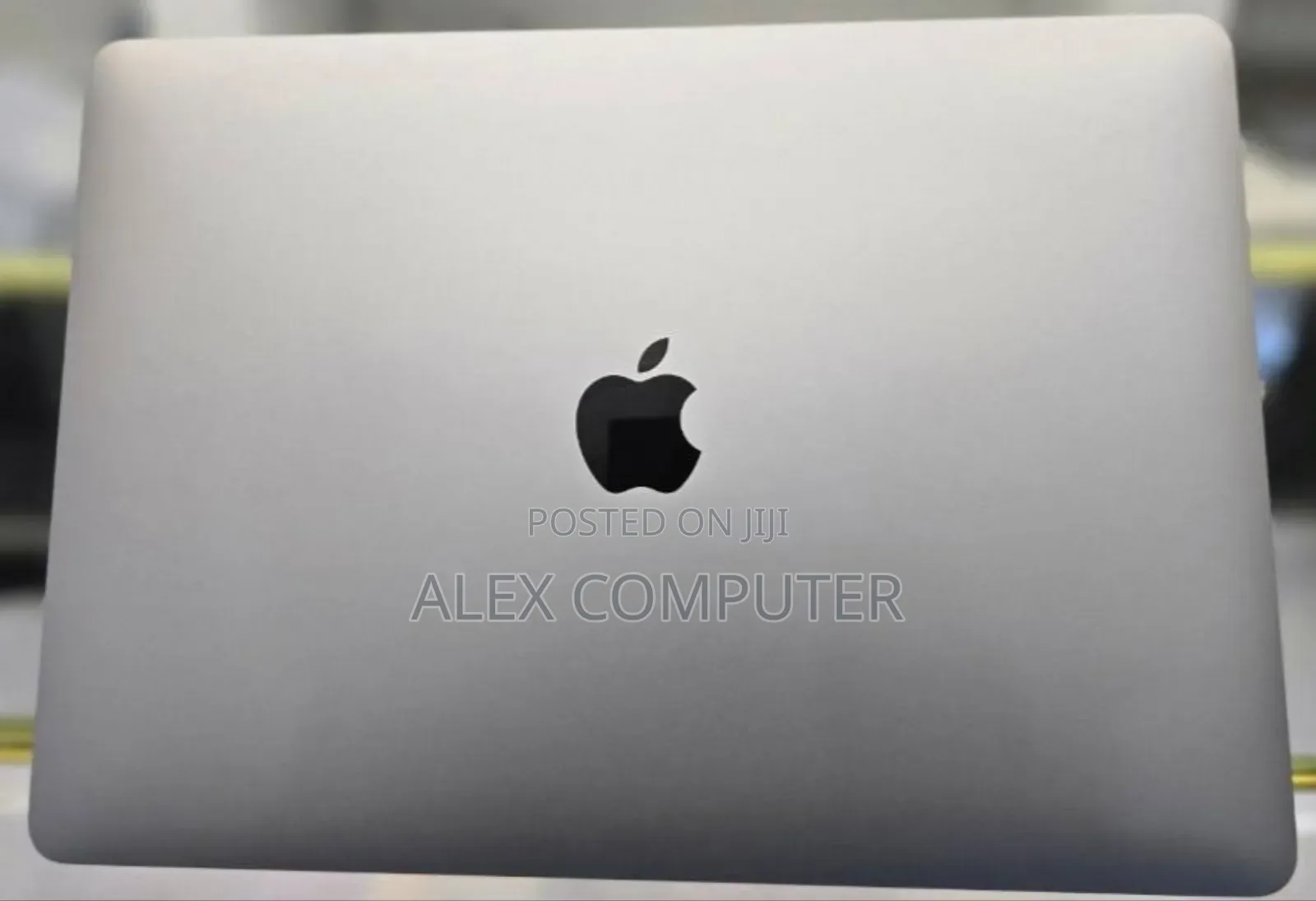 New Laptop Apple MacBook Pro 2022 M2 8GB Apple M2 SSD 256GB