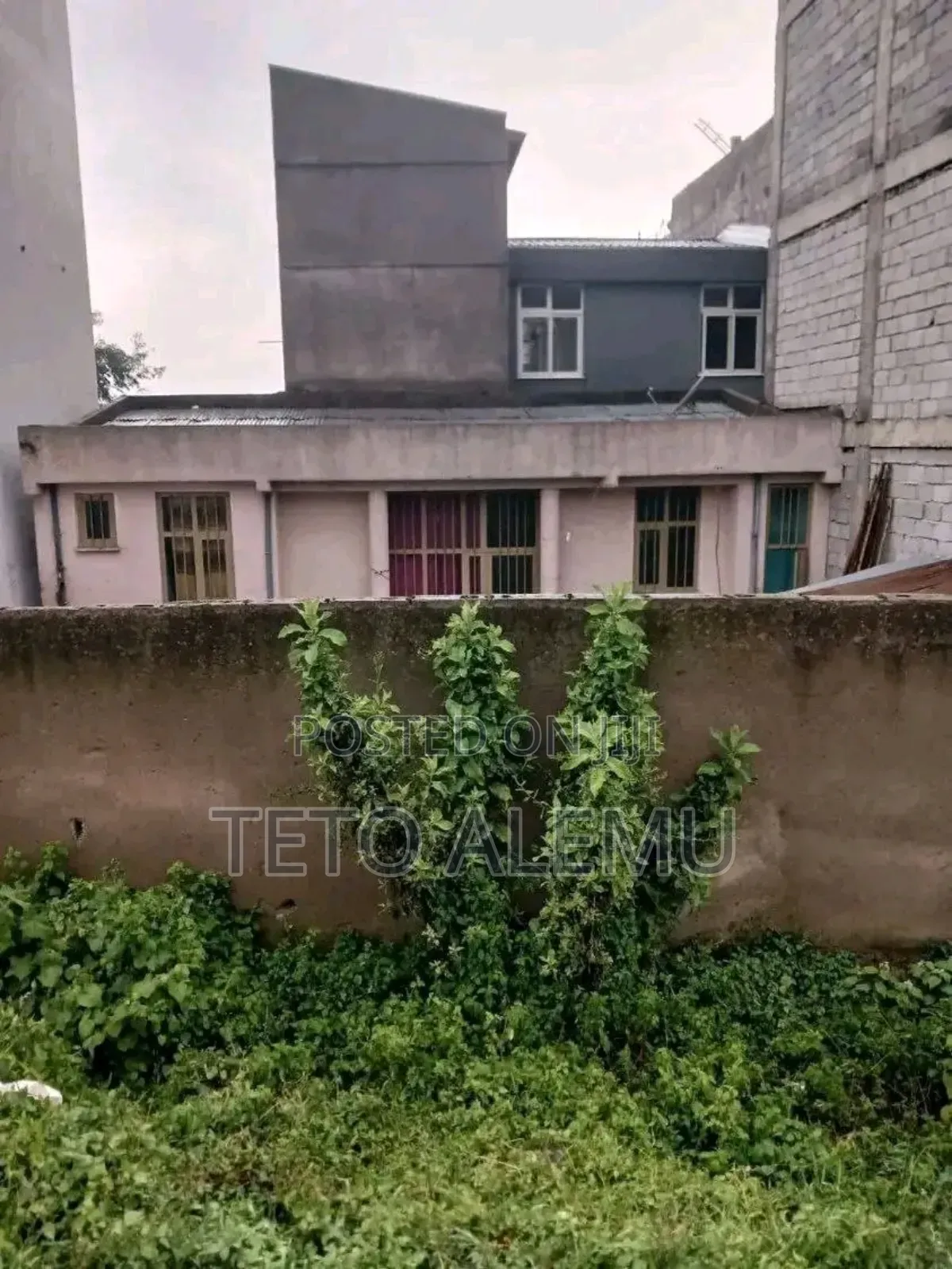 የሚሸጥ ሰርቪስ ቤት አያት 175 ካሬ ዋጋ 14ሚሊዮን ብር