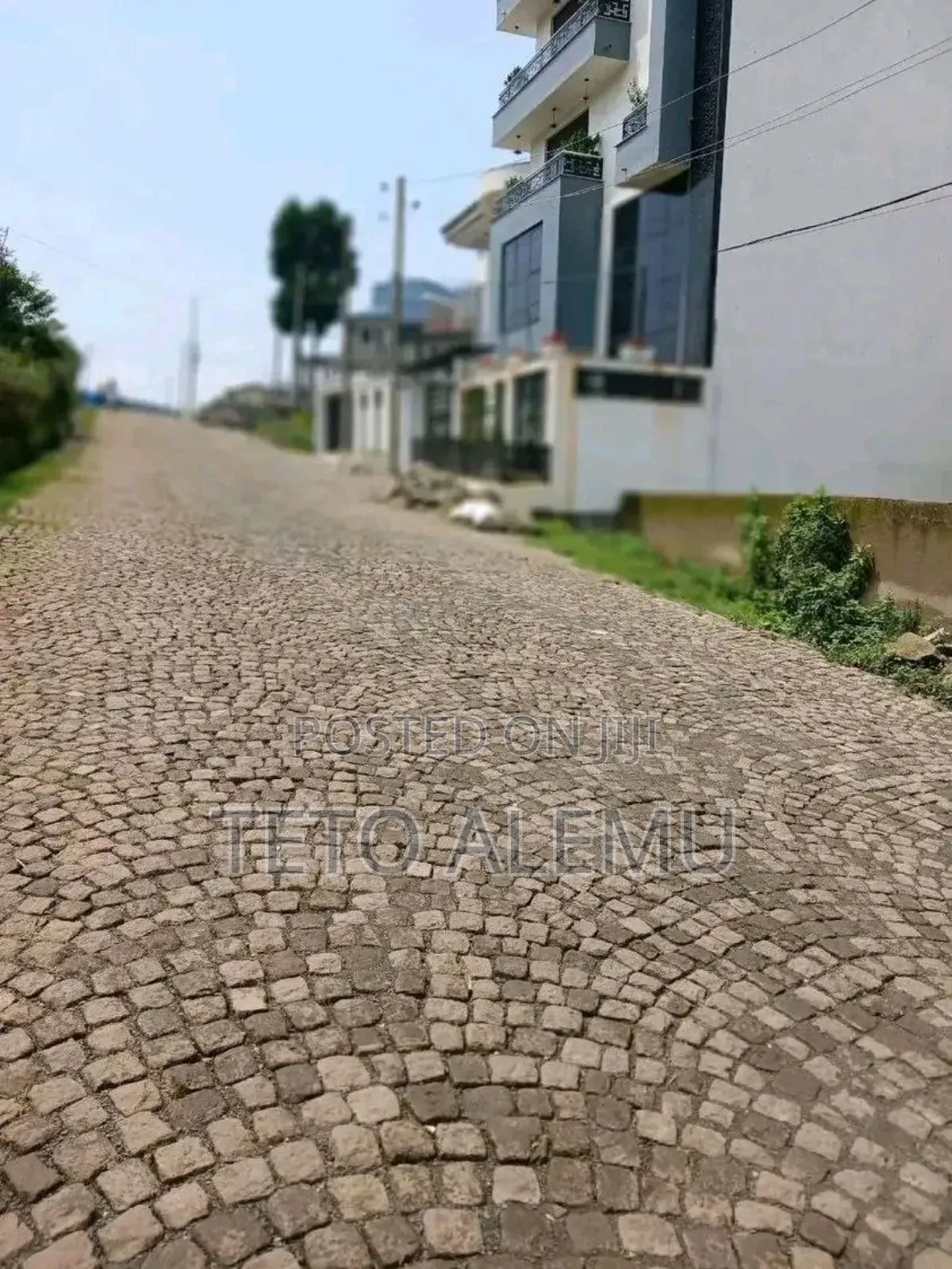 የሚሸጥ ሰርቪስ ቤት አያት 175 ካሬ ዋጋ 14ሚሊዮን ብር