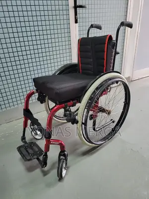 European Wheelchair/ዊልቼር/Patient's Palms Feel Comfortable