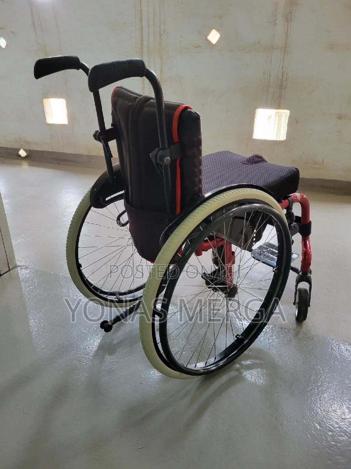 Quality Wheelchair/የልጅ Welchair Suitable for Road Condition
