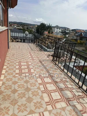 8bdrm House in Residential House, North Shewa for sale