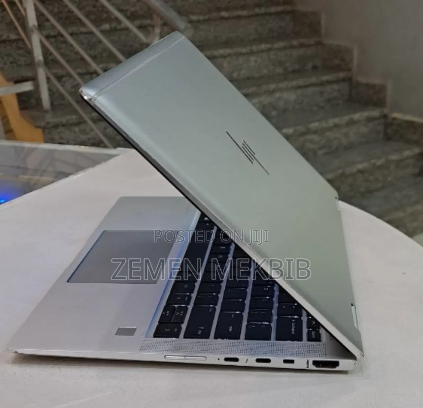 New Laptop HP Envy X360 8GB Intel Core I5 SSD 256GB