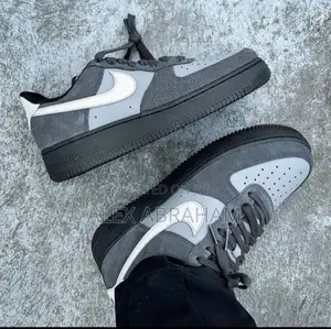 Photo - Air Force 1 “Anthracite Wolf Grey”
