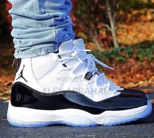 Photo - Jordan 11 “Cratitude”