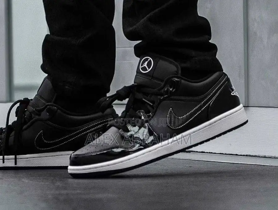 Jordan 1 “ Black Shining”