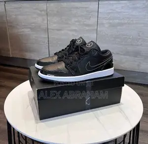 Jordan 1 “ Black Shining”