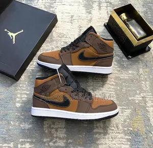 Photo - Jordan 1 “ Dark Chocolate “
