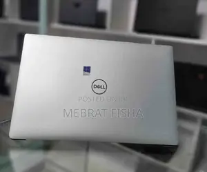 New Laptop Dell Precision 15 3520 16GB Intel Core I7 SSD 512GB