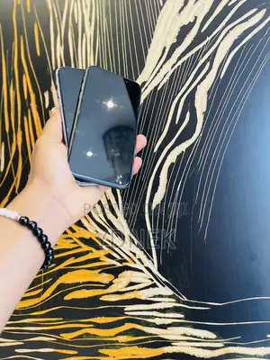 New Apple iPhone 11 64 GB Black