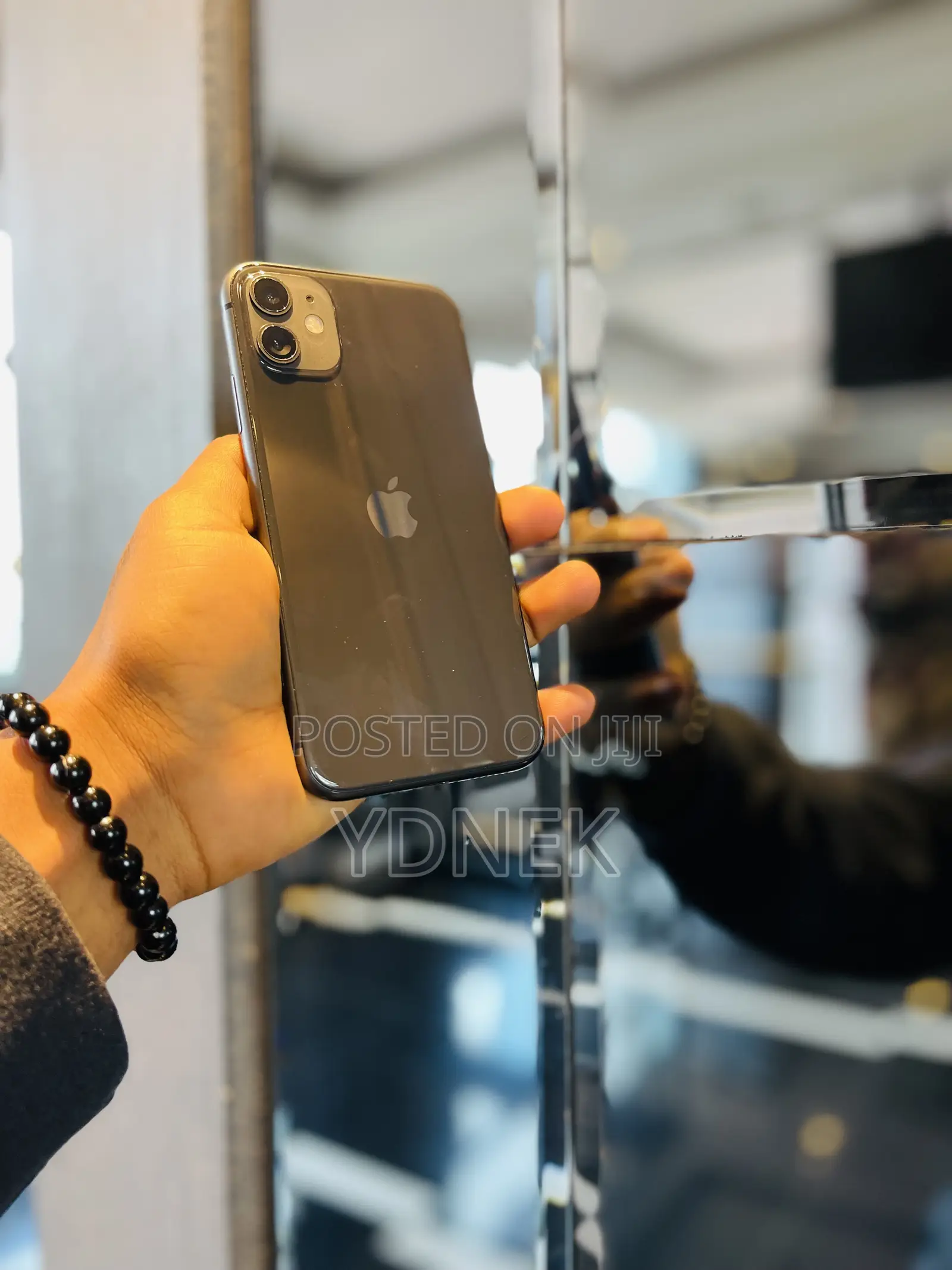 New Apple iPhone 11 64 GB Black