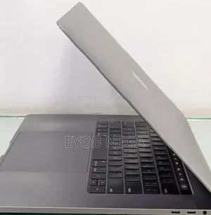 New Laptop Apple MacBook Pro 2018 32GB Intel Core I7 SSD 512GB