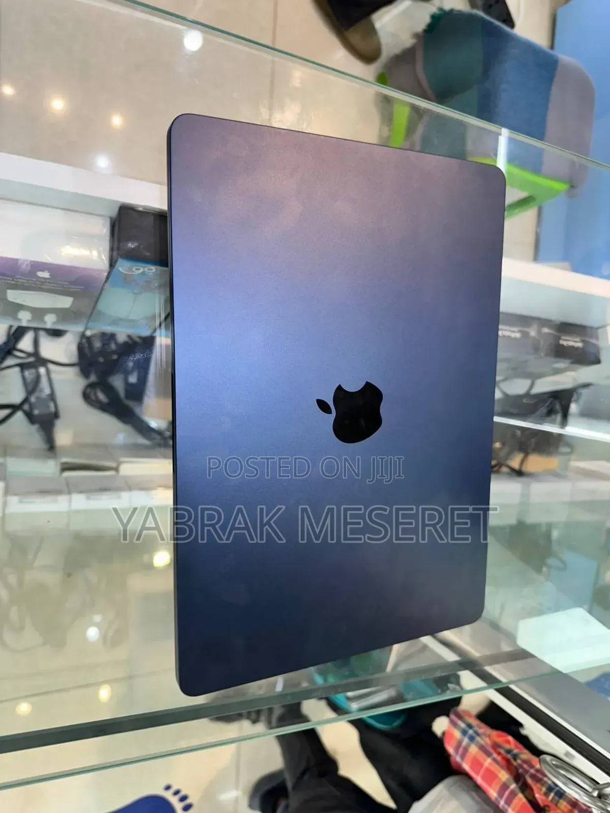 New Laptop Apple MacBook Air 2023 M2 8GB Intel Core I5 SSD 256GB