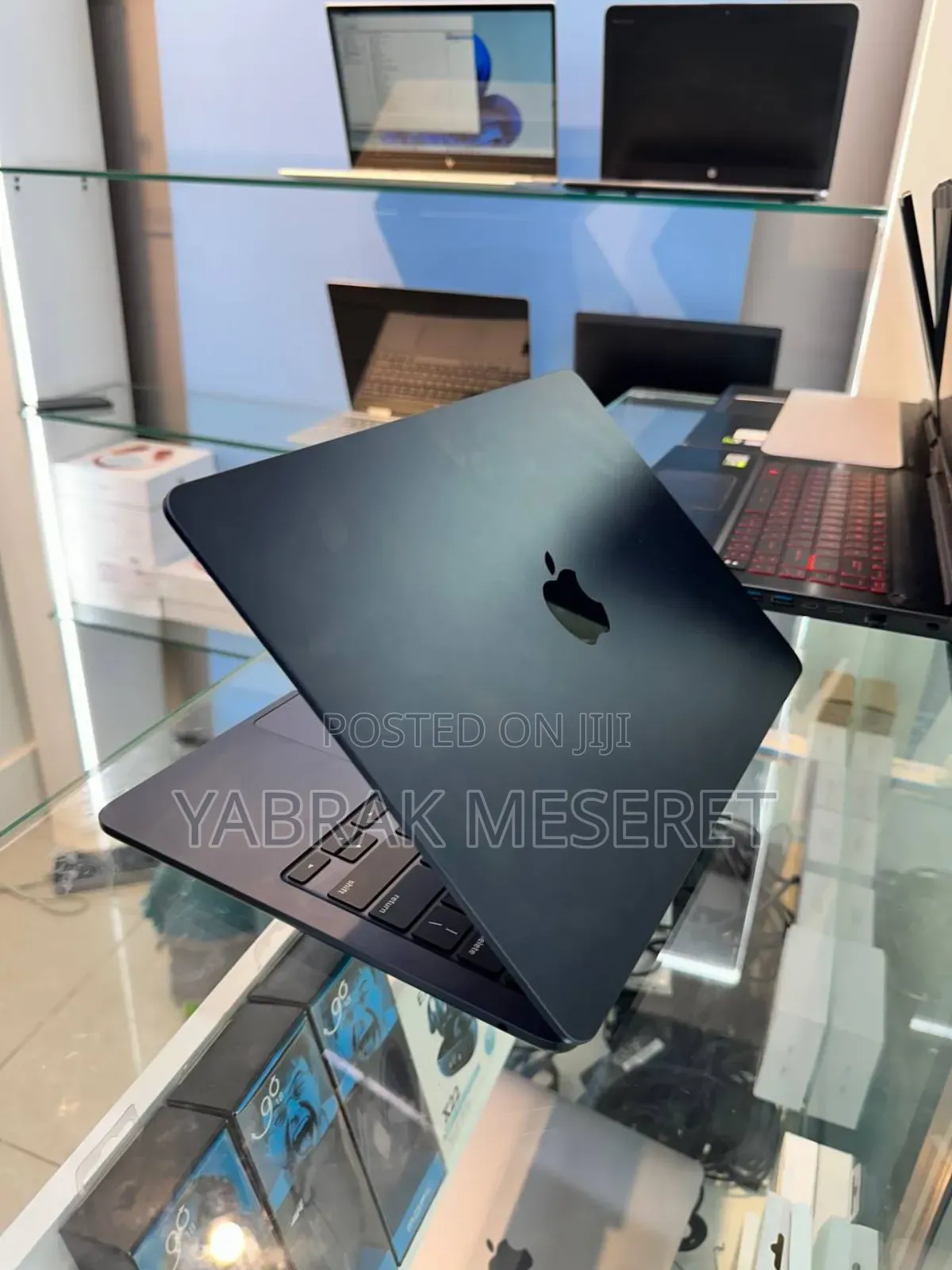 New Laptop Apple MacBook Air 2023 M2 8GB Intel Core I5 SSD 256GB