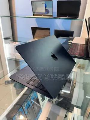 New Laptop Apple MacBook Air 2023 M2 8GB Intel Core I5 SSD 256GB