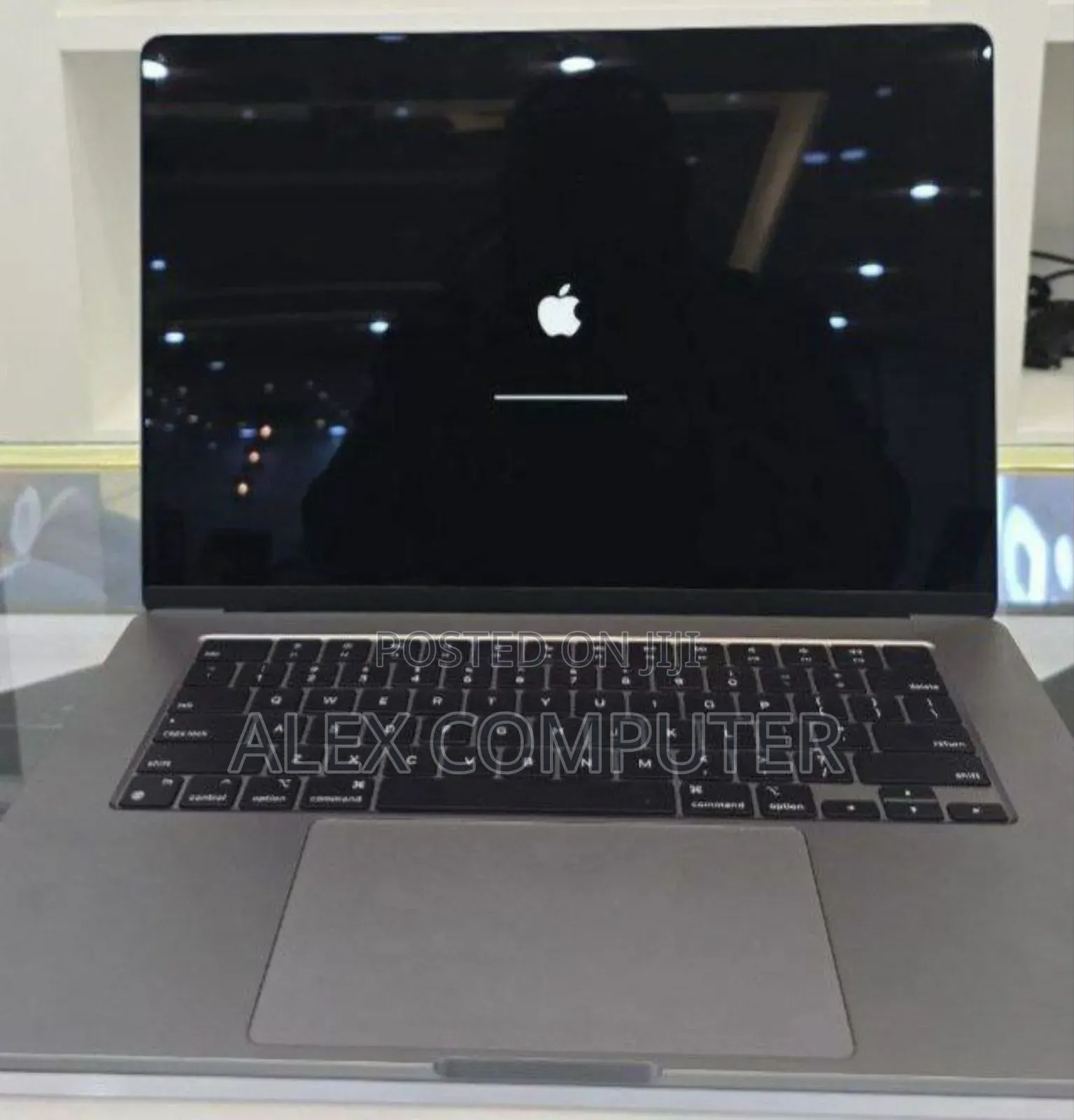 New Laptop Apple MacBook Air 2022 M2 8GB Apple M2 SSD 256GB