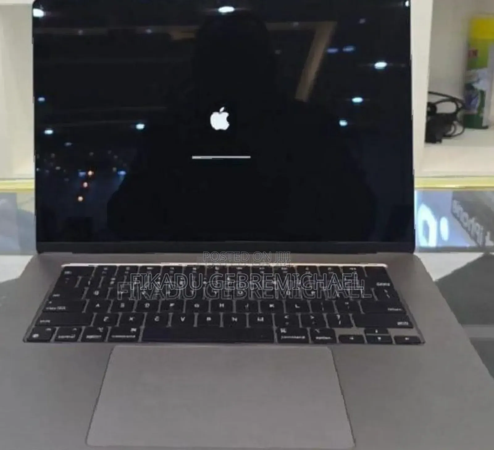New Laptop Apple MacBook Air 2022 M2 8GB Intel Core i7 SSD 256GB