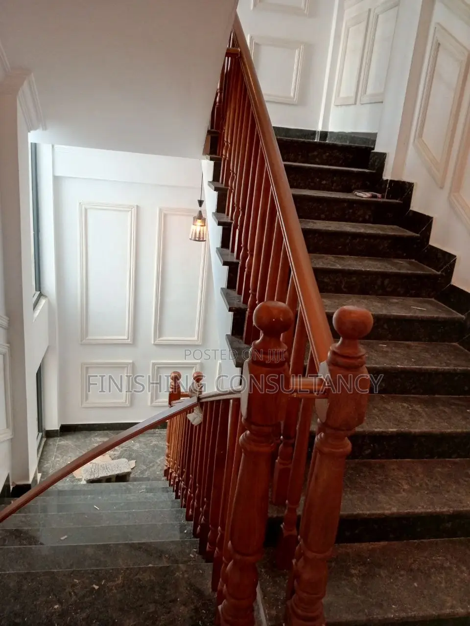 ውብ እና ጠንካራ የደረጃ Handrails